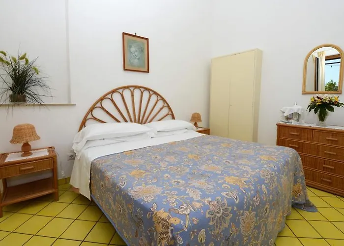 Maria Antonietta בית הארחה 4*